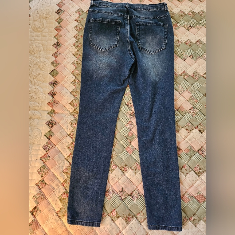 BEBE Woman's Skinny Jeans - Picture 3 of 8